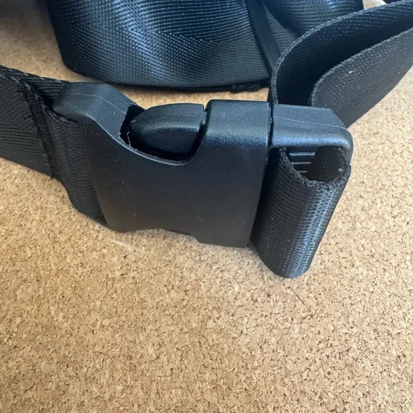 CJLA Carly Jean Los Angeles Belt Bag Fanny Pack Travel - Picture 9 of 12